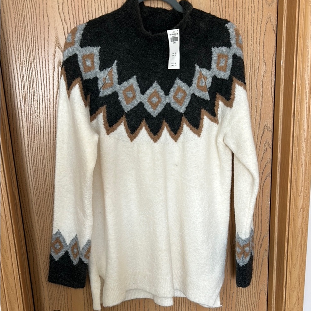 Abercrombie & Fitch Black and Gray Turtleneck Sweater with Geometric Design